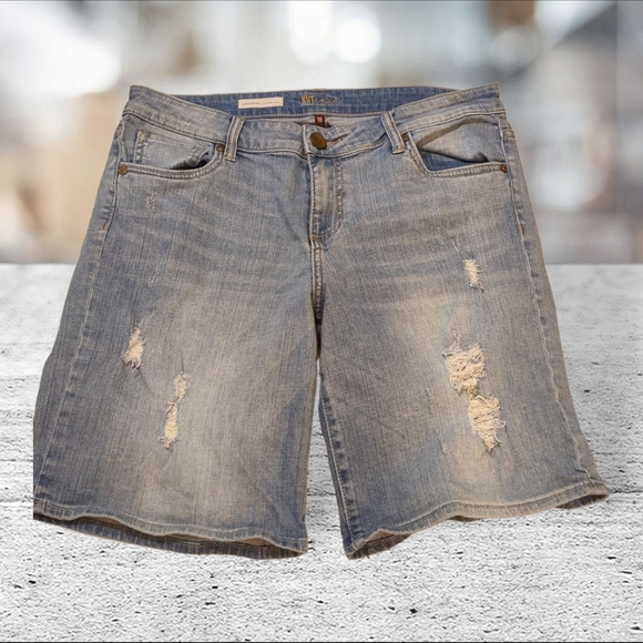 Kut from the Kloth distressed denim shorts size 10 - Picture 5 of 11